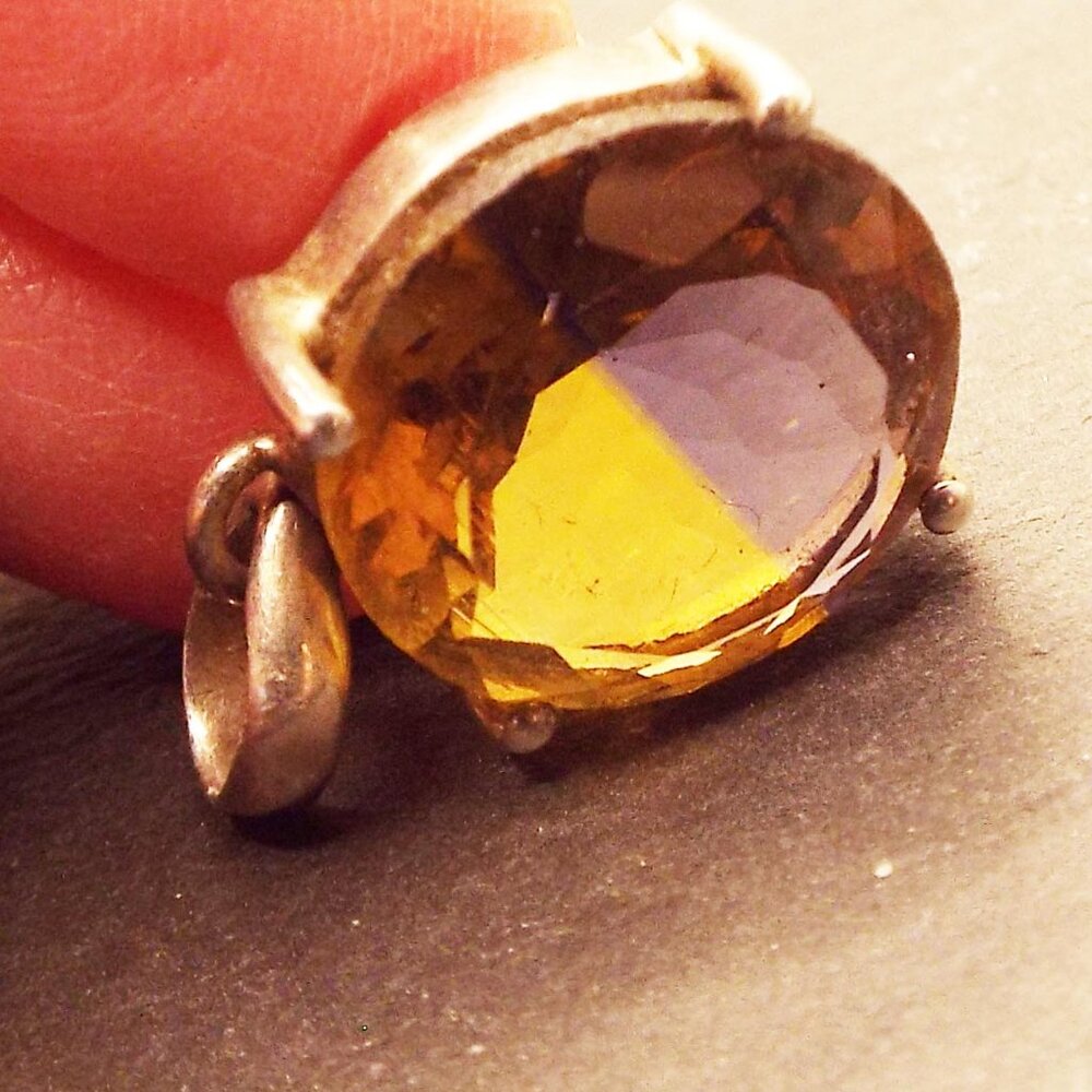 11.68 CARATS OF NATURAL ROUND AMETRINE GEMSTONE SET IN STERLING PENDANT 14 - Picture 3 of 5